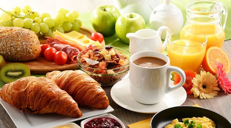 Qual a diferença entre “Bonjour” e “Bonne Journée” em francês?