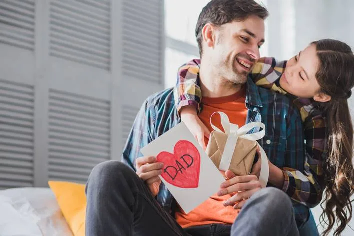 Versátil Dia dos Pais: Como escrever um cartão de presente em Inglês