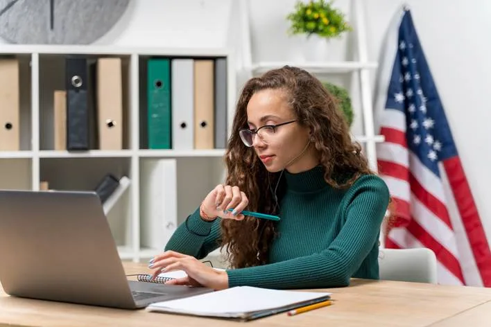 Versátil TOEFL ITP Remoto: faça o exame de proficiência em inglês sem sair de casa