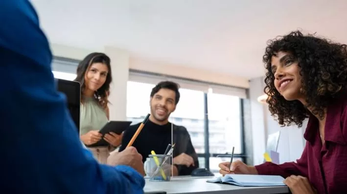 Desconto para grupos: traga seu time para aulas corporativas de idiomas