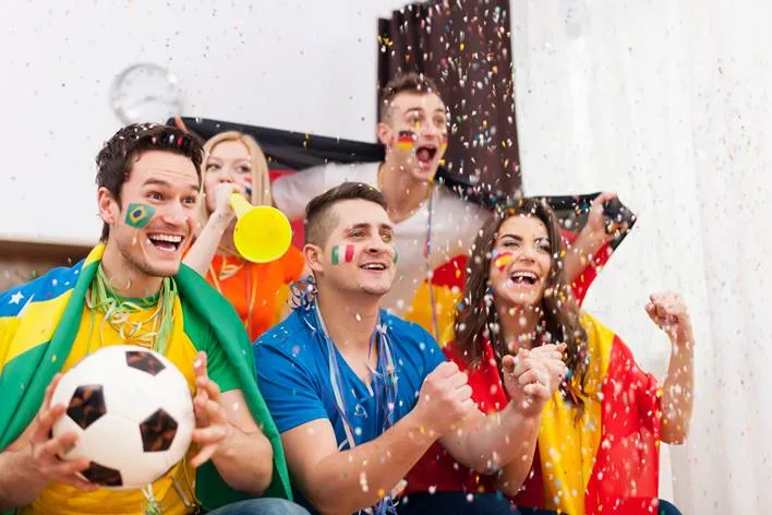 Inglês para a Copa do Mundo 2026: frases essenciais para torcer e conversar sobre futebol