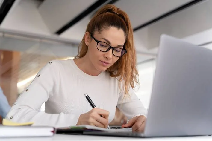 Versátil Vale a pena fazer simulados antes do exame de proficiência?