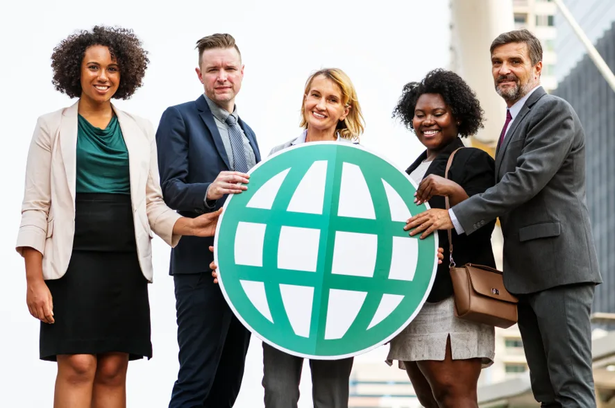 Capacitação em idiomas como benefício corporativo: vale a pena?