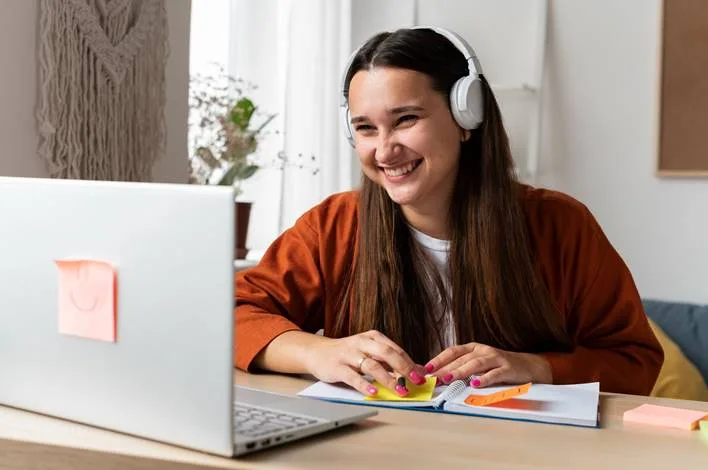 Aprender idiomas online funciona? Descubra os benefícios das aulas ao vivo