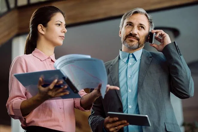 Versátil Tradução e versão: qual a diferença e quando sua empresa precisa desses serviços?
